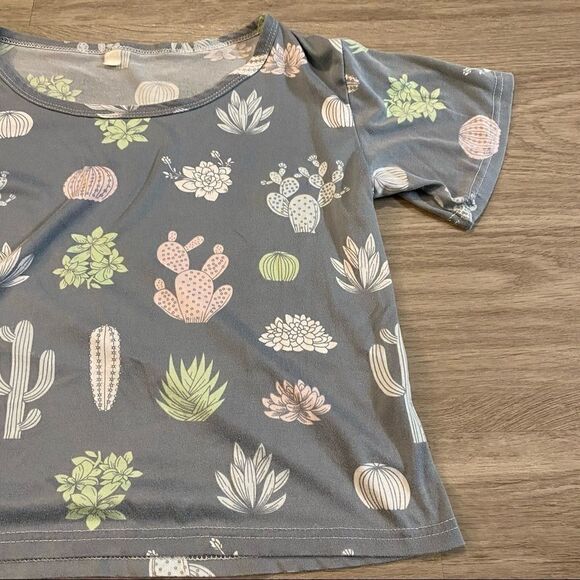 Shein desert, cactus printed medium cropped short sleeve shirt - Picture 2 of 5